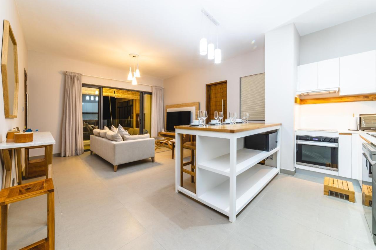 One Bay Residence Unit 15 - Penthouse With Private Roof Top, Jacuzzi And Sea View Grand Baie Exterior foto